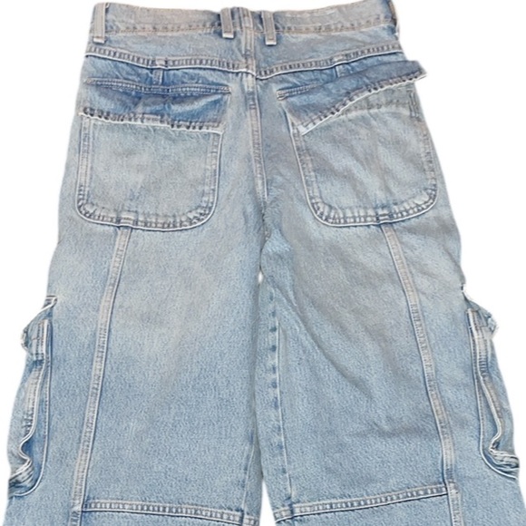 Zara Light Wash Blue Cargo Jeans - Picture 4 of 4